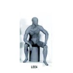 MANIQUI CABALLERO SENTADO CON CABEZA ESCULPIDA