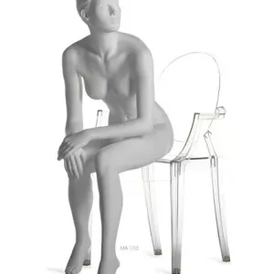 Maniquí con cabeza pelo esculpido sin maquillaje señora sentada. Ivory