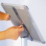 ATRIL CON MARCO APERTURA FRONTAL DINA4