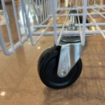 EXPOSITOR 4 CESTAS APILABLES C/RUEDAS BLANCO