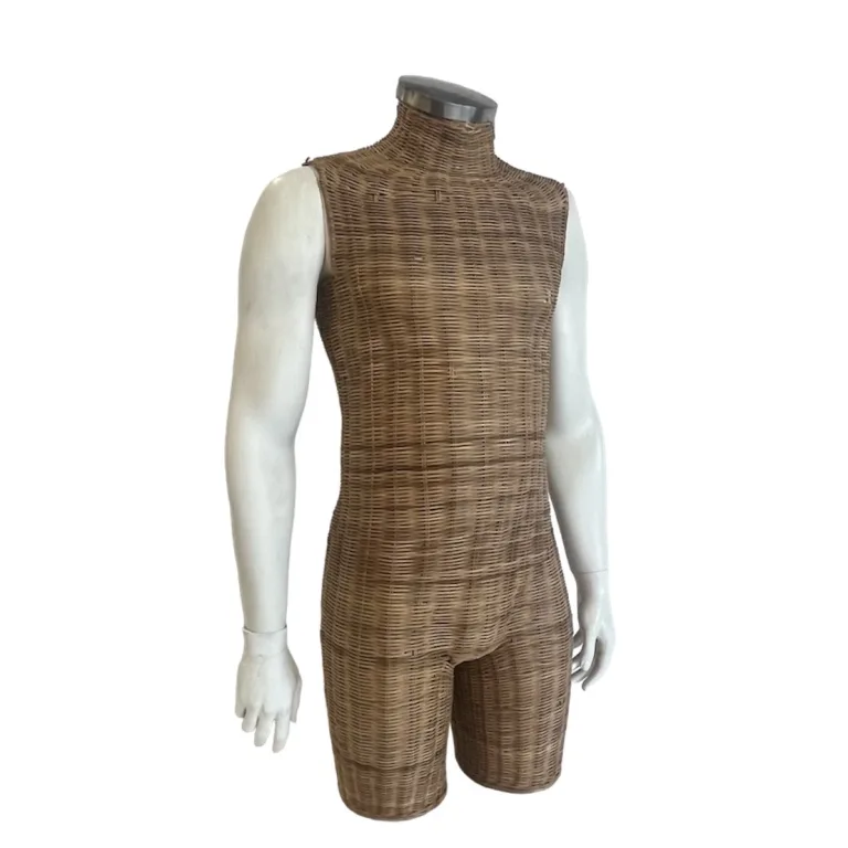 Busto caballero mimbre con brazos