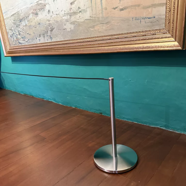 Poste para museos y exposiciones 45cm de alto